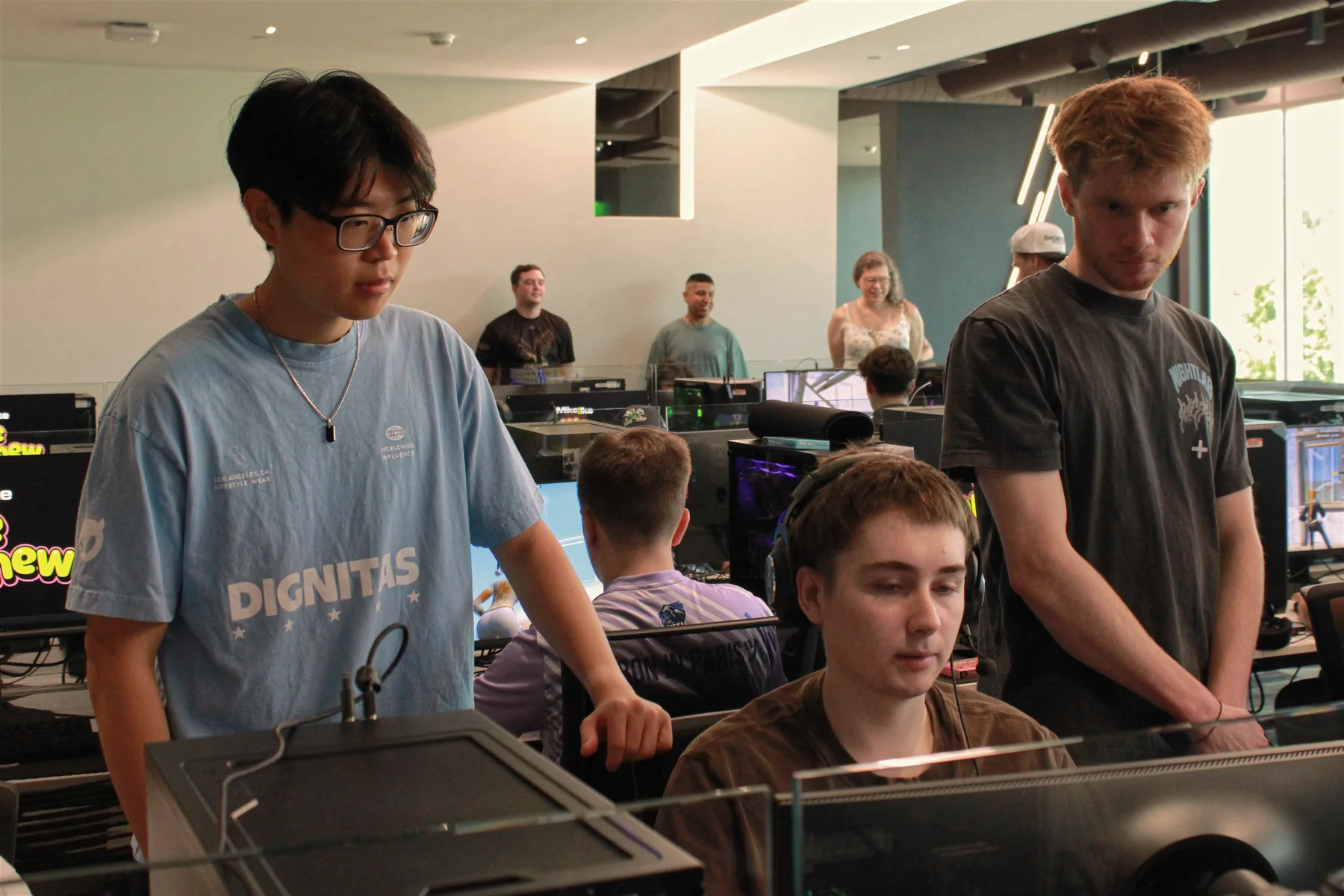 Focused player training during the Dignitas Fortnite Bootcamp